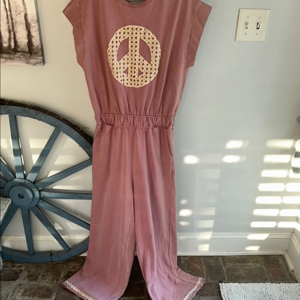 ⭐️NWT Umgee Jumpsuit with lace Peace Sign⭐️ - Picture 1 of 6
